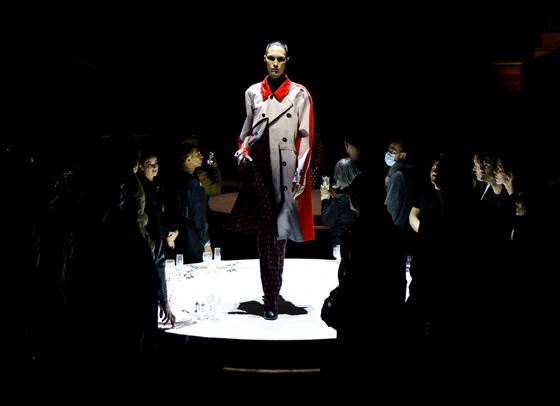 Burberry отново излезе извън кутията