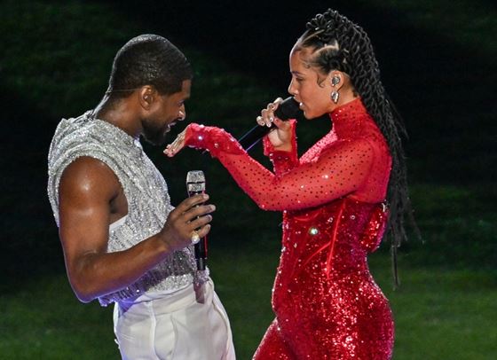 Шоуто на Алиша Кийс и Ъшър бяха черешката на тортата на Super Bowl