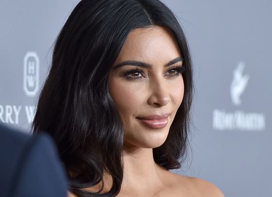 Ким Кардашиян - обвинена в кражбата на древна римска статуя