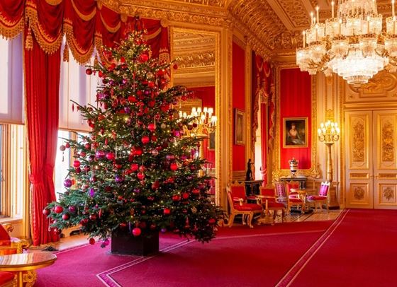 Коледната декорация в Уиндзор носи спомени от миналото