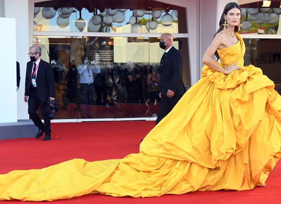 Първи ден по червения килим във Венеция