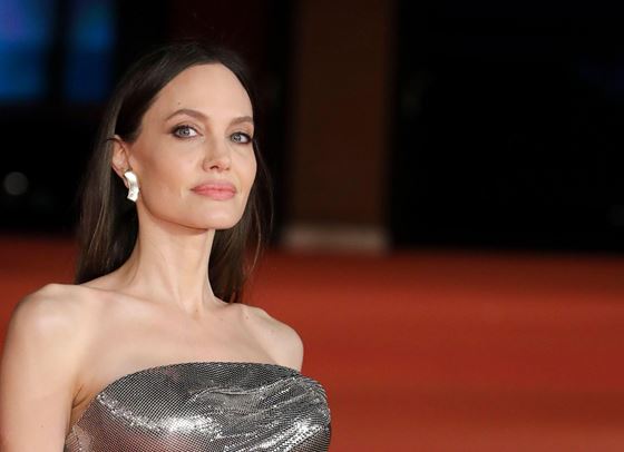 Анджелина Джоли ще се превъплъти в Мария Калас