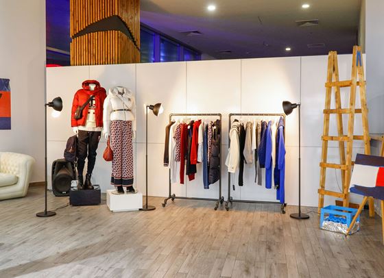 Tommy Hilfiger представи на живо колекцията си за есен 2022