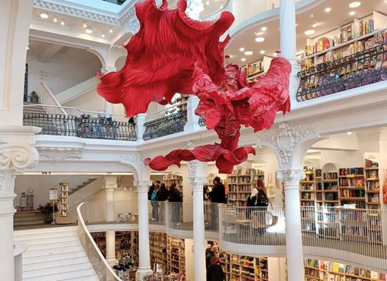 По пътя на книгите с някои от най-instagrammable книжарниците в Европа