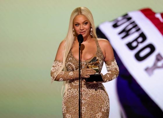 Бионсе грабна отличието за &quot;Най-добър албум&quot;