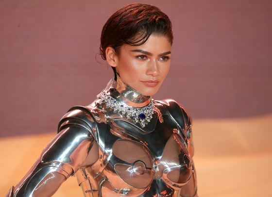 Зендeя и тоалетът, за който дълго ще се говори