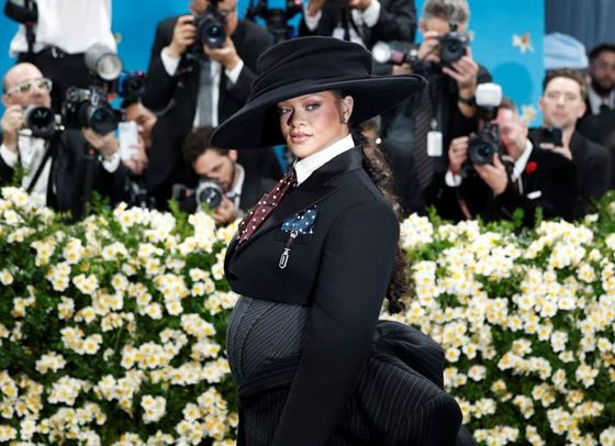 Моментът, който чакахме! Риана обяви, че е бременна