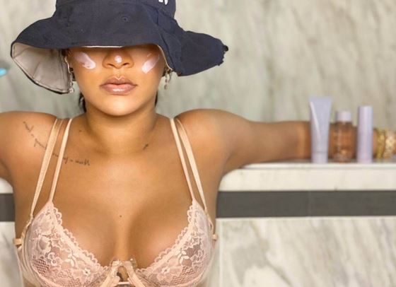 Риана има любима част от тялото си и не се притеснява да я показва