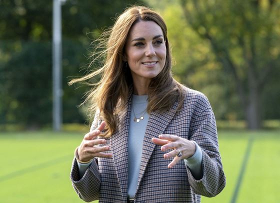 Защо Кейт Мидълтън наруши кралския протокол?