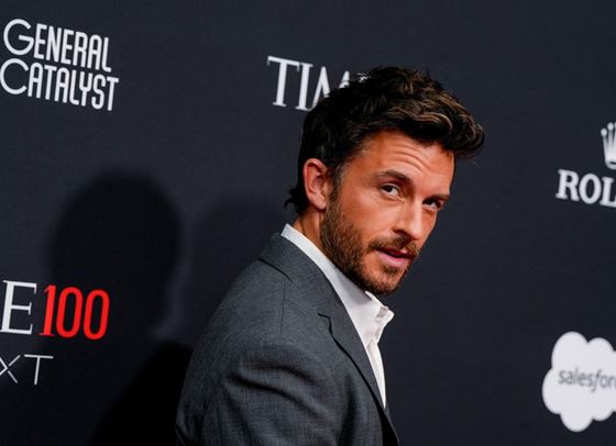 Джонатан Бейли бе обявен за най-сексапилният мъж на 2025 г.