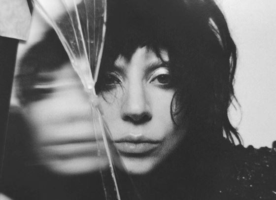 Лейди Гага се завръща с нов албум