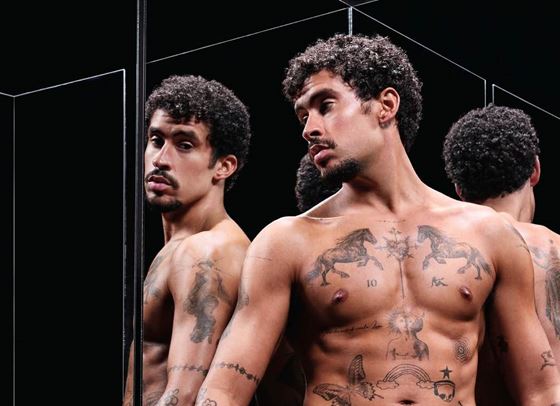 Bad Bunny не оставя нищо на въображението в новата кампания на Calvin Klein