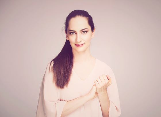 Венета Нейнска представя танцово-поетичния концерт &quot;Там, където не сме&quot;