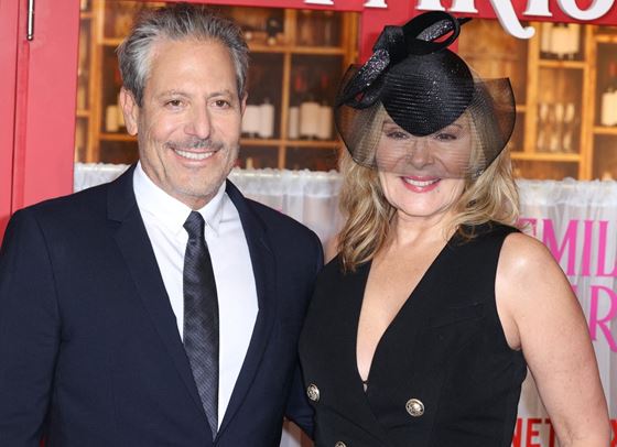 Ким Катрал може да участва в &quot;Emily in Paris&quot;