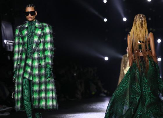 Roberto Cavalli есен/зима 2022: Секси, крещящо и пак секси