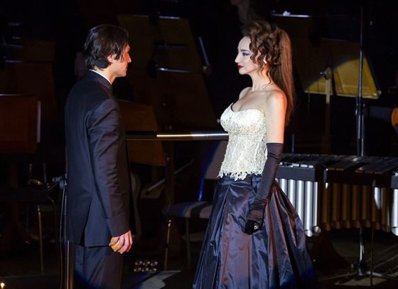 Любовта около Коледа се пренася във Варна