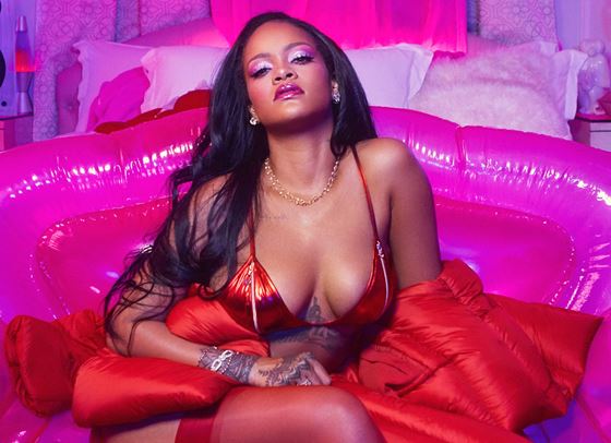 Риана пали огън със следващото шоу на Savage x Fenty