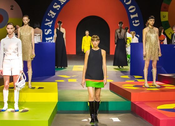 Dior S/S 2022: Графично, минимално, позитивно