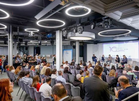 &quot;Забавно лято, грижовна есен&quot;: 10 години промяна, която оставя следа