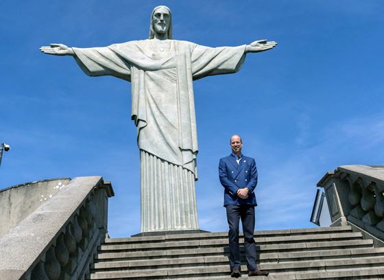 Принц Уилям по стъпките на Даяна в Рио де Жанейро